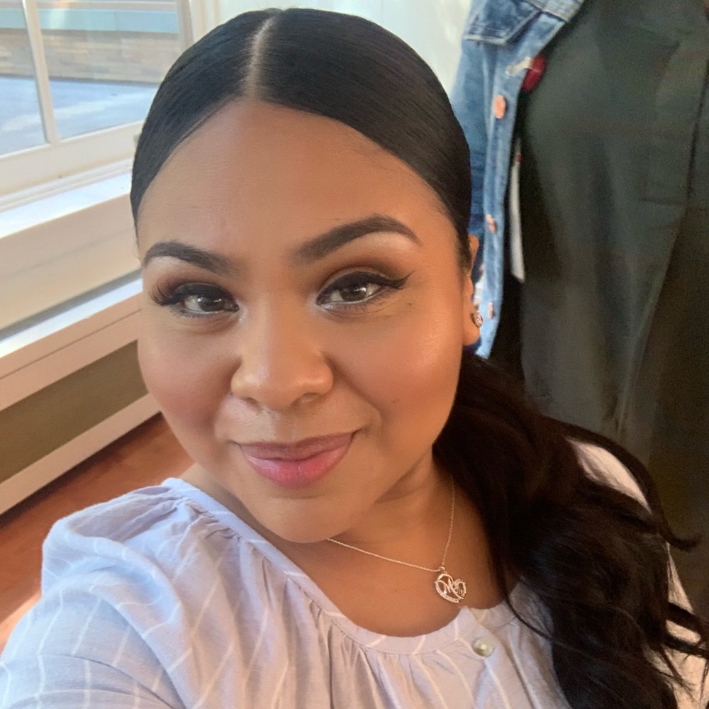 Meet your Posher, Zuleima